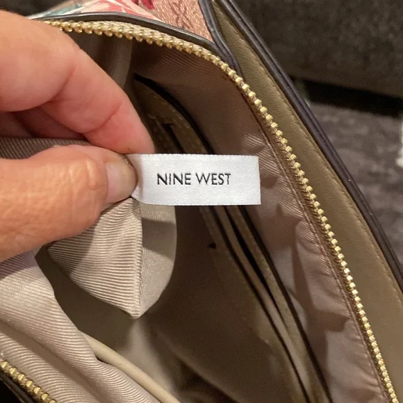 Nine West floral crossbody/shoulder top zip satchel - Picture 7 of 10